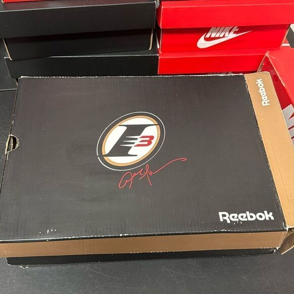 ⭐️REEBOK QUESTION MID BASKETBALL SNEAKERS - Picture 10 of 10